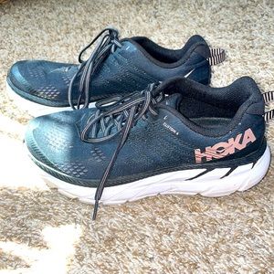 Women’s Hoka Clifton 6 running shoes